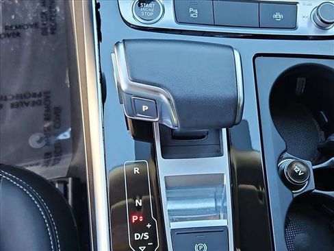 Used 2023 Audi Q8 Premium w/ Convenience Package image 11