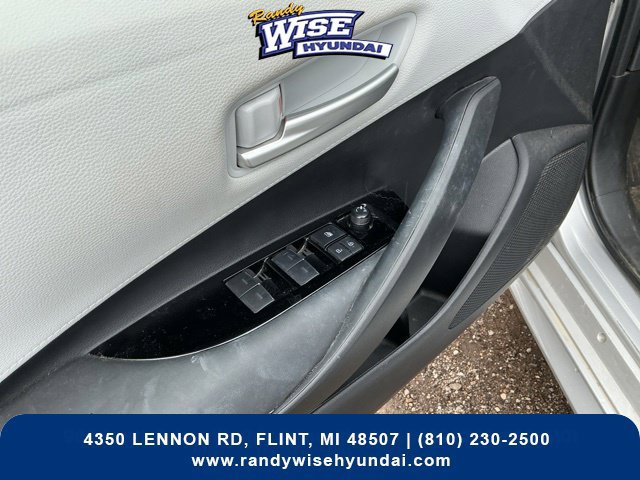 Used 2025 Toyota Corolla SE w/ SE Package FWD image 15