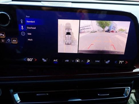 Used 2024 Chevrolet Traverse Z71 w/ Enhanced Driving Package AWD/4WD image 19