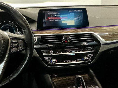 Used 2019 BMW 530e 530e iPerformance image 9