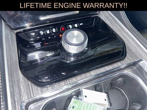 Certified 2024 Jeep Wagoneer L Series II w/ Flexible Seating Group AWD/4WD image 22