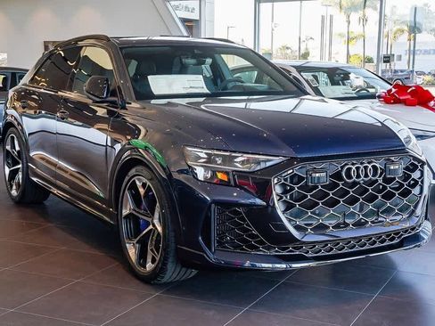 New 2026 Audi RS Q8 performance image 3