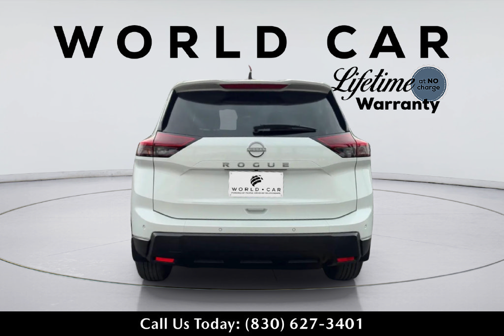 Used 2025 Nissan Rogue S FWD image 4