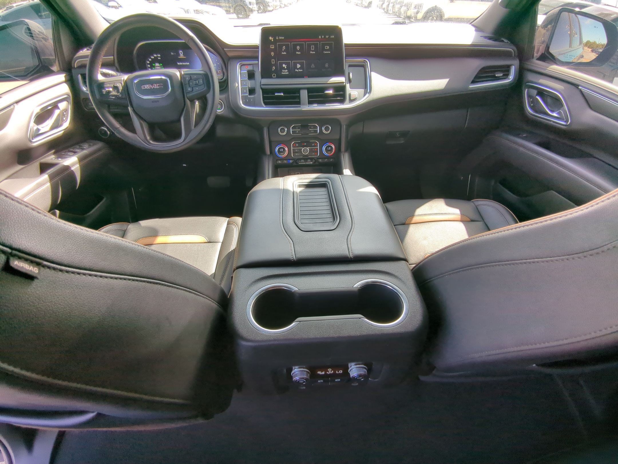 Used 2023 GMC Yukon AT4 w/ Technology Package AWD/4WD image 27