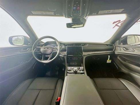 New 2025 Jeep Grand Cherokee L Overland w/ Luxury Tech Group IV image 9