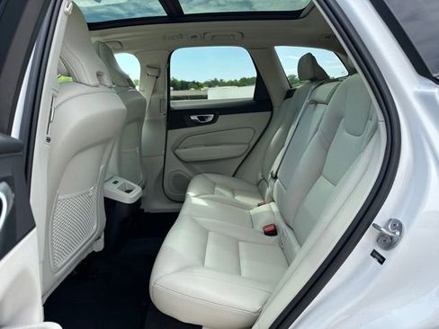 Certified 2024 Volvo XC60 B5 Core w/ Protection Package Premier AWD/4WD image 12