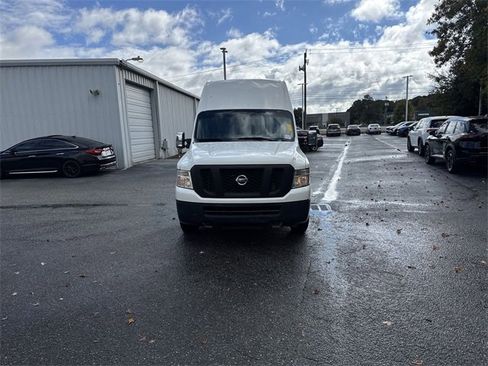 Used 2014 Nissan NV 3500 SV image 2