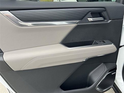 New 2025 GMC Acadia Elevation image 23