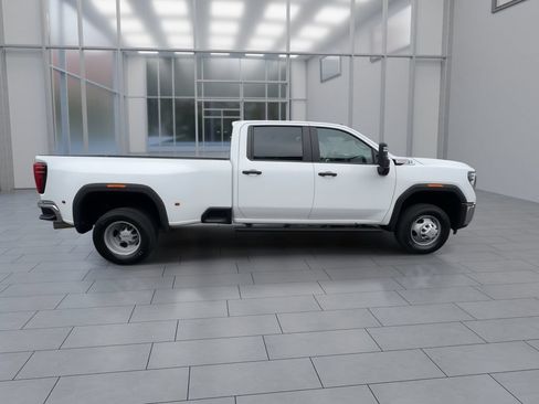 Used 2025 GMC Sierra 3500 Pro AWD/4WD image 9