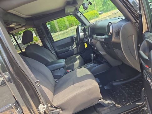 Used 2015 Jeep Wrangler Unlimited Sport w/ Quick Order Package 24S AWD/4WD image 26