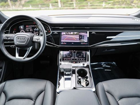 Used 2025 Audi Q8 Premium Plus AWD/4WD image 17