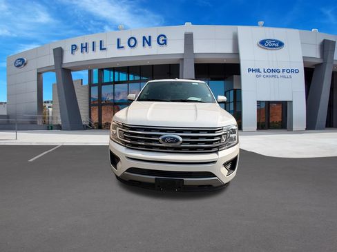 Used 2019 Ford Expedition Max XLT w/ Equipment Group 202A AWD/4WD image 9
