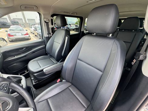 Used 2023 Mercedes-Benz Metris Passenger image 15