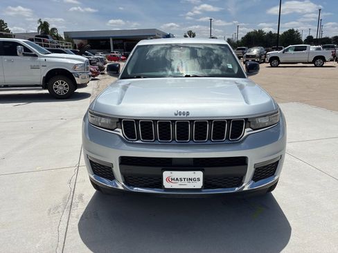Used 2023 Jeep Grand Cherokee L Limited w/ Trailer Tow Group (B) AWD/4WD image 11