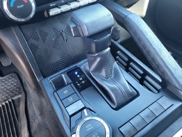 Used 2025 Toyota Tacoma SR5 AWD/4WD image 19