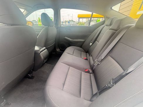 Used 2025 Nissan Altima 2.5 SV FWD image 23