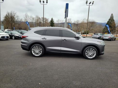 Used 2023 Acura MDX SH-AWD w/ Advance Package image 4