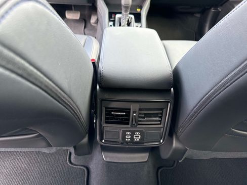 Used 2025 Subaru Forester Limited AWD/4WD image 18