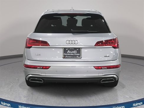 Used 2023 Audi Q5 2.0T Premium w/ Convenience Package image 7