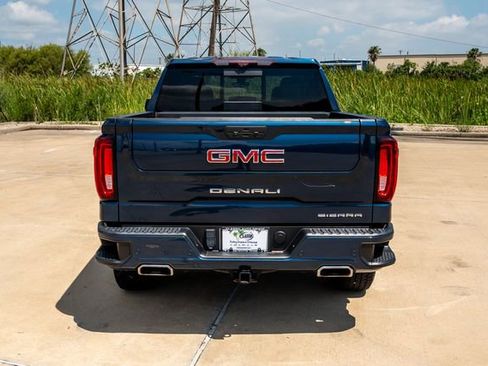 Used 2021 GMC Sierra 1500 Denali w/ Technology Package AWD/4WD image 4