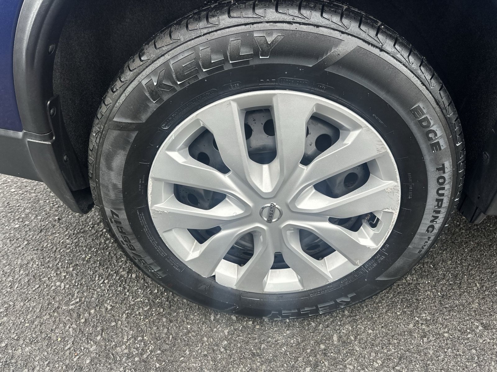 Used 2018 Nissan Rogue S AWD/4WD image 36
