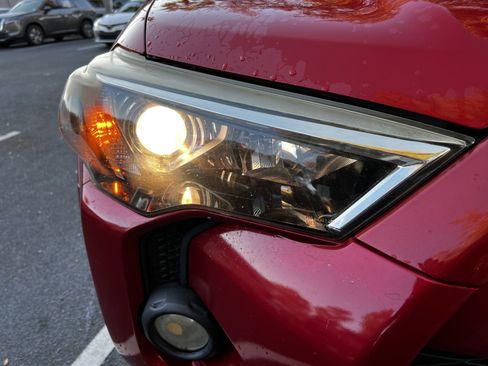 Used 2014 Toyota 4Runner SR5 image 12