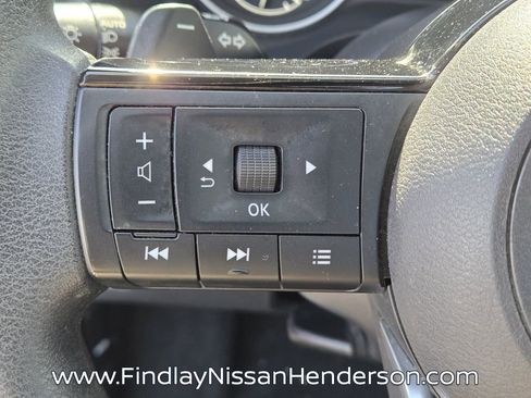 Used 2023 Nissan Rogue SV image 23