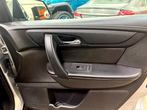 Used 2016 GMC Acadia SLE image 20