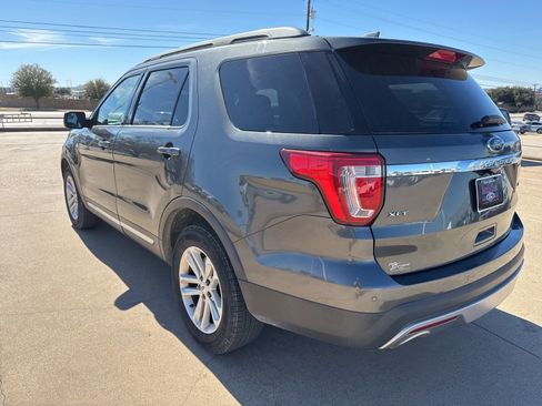 Used 2016 Ford Explorer XLT w/ Equipment Group 202A image 5