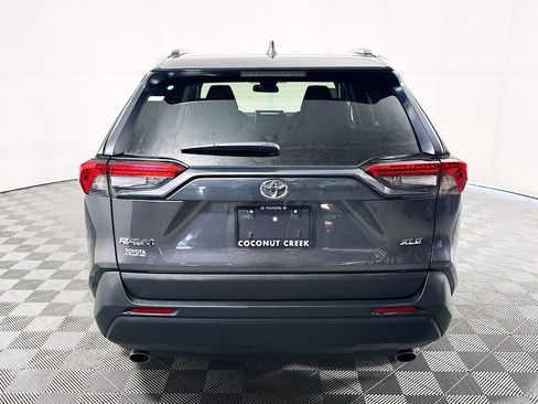 Used 2025 Toyota RAV4 XLE FWD image 4