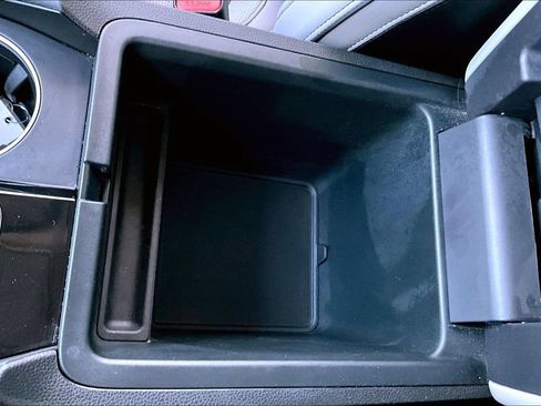 Used 2024 Honda Pilot Elite image 12