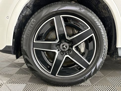 Used 2024 Mercedes-Benz GLC 300 4MATIC w/ AMG Line image 34