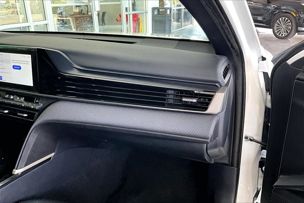 Used 2025 Toyota Camry SE FWD image 26