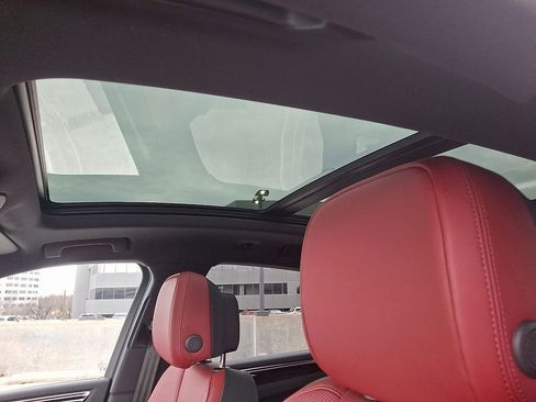 Used 2025 Porsche Macan image 15