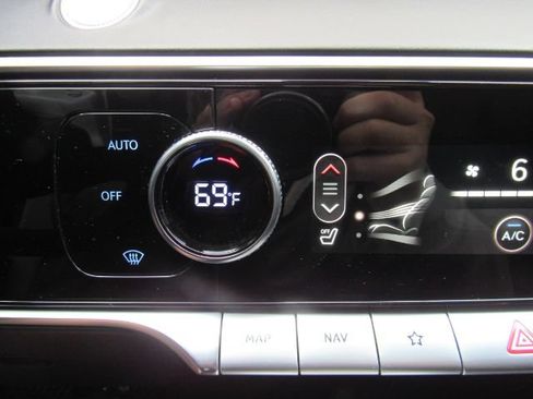 Used 2022 Genesis GV70 2.5T AWD/4WD image 47