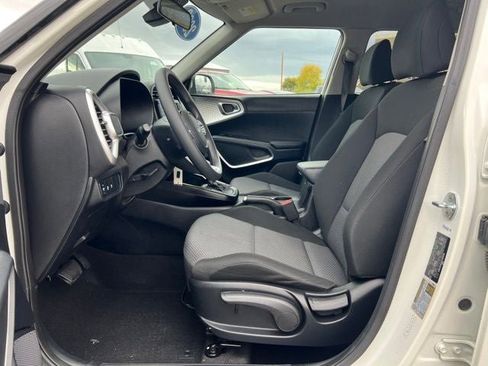 Used 2023 Kia Soul LX image 30