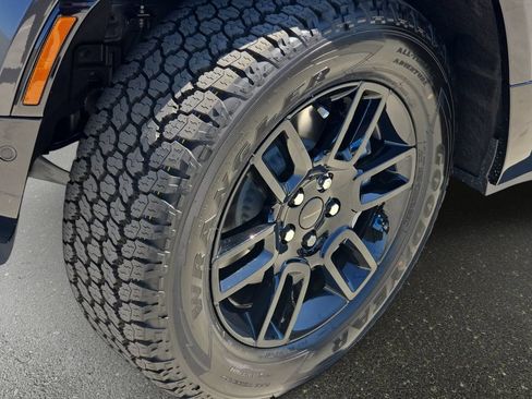New 2026 Land Rover Defender 110 X-Dynamic SE AWD/4WD image 33