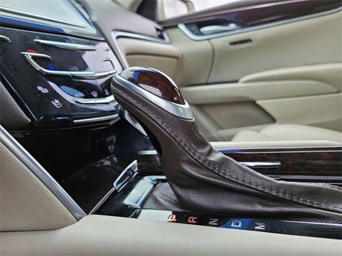 Used 2016 Cadillac XTS Luxury image 24