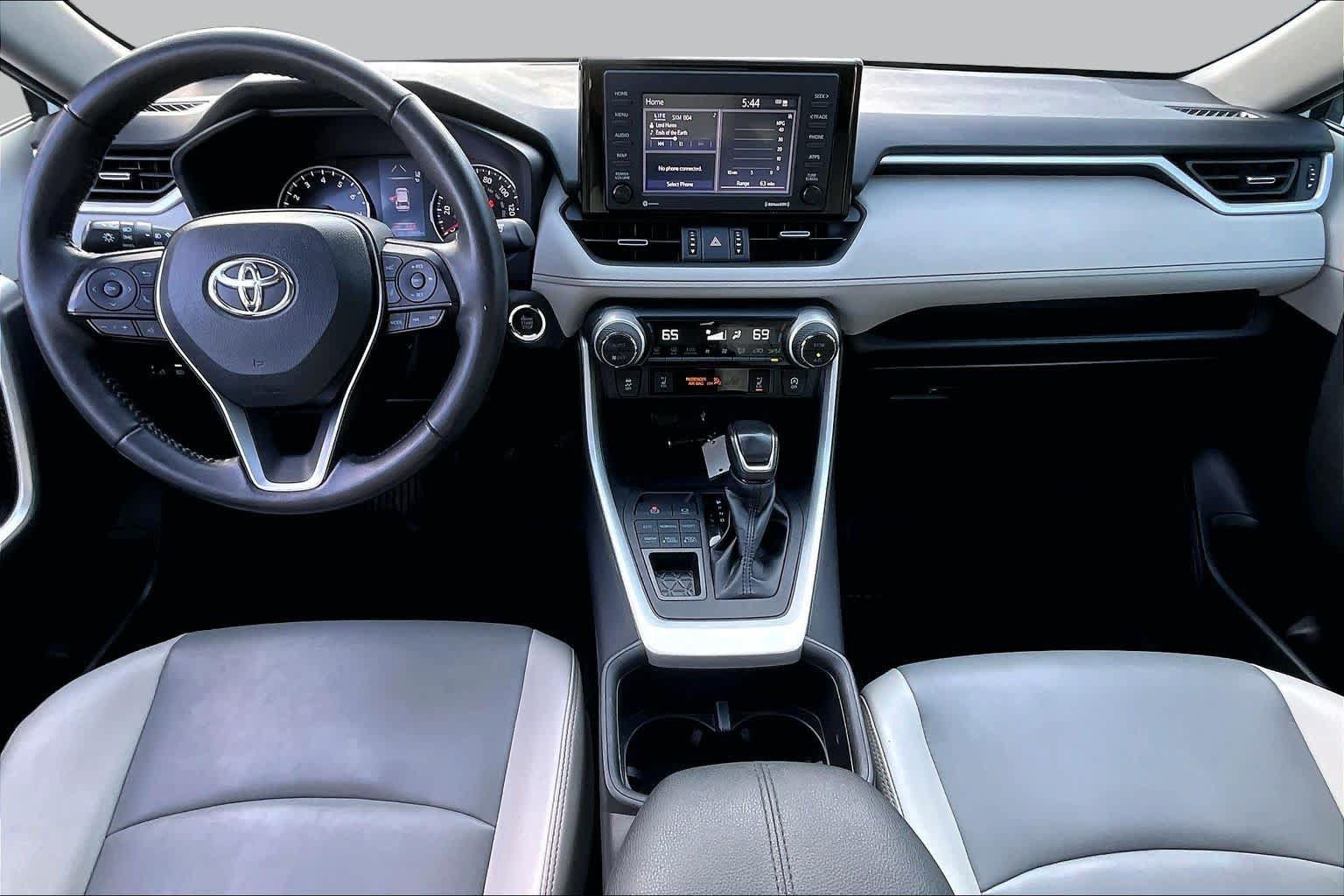 Certified 2022 Toyota RAV4 XLE Premium AWD/4WD image 15