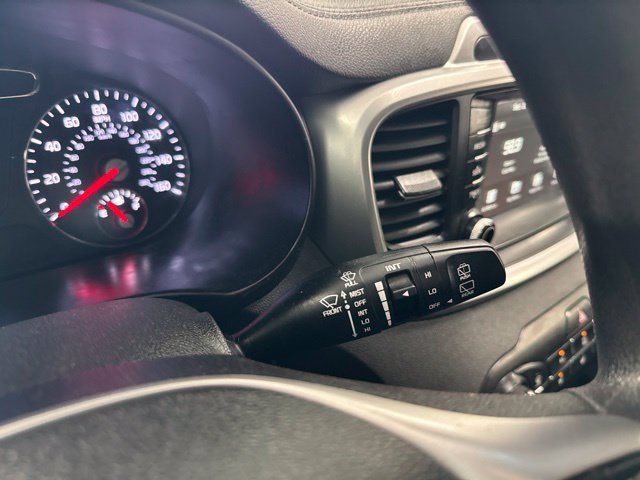 Used 2020 Kia Sorento LX AWD/4WD image 35