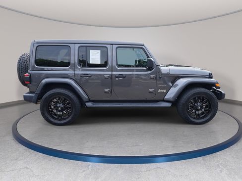 Used 2020 Jeep Wrangler Unlimited Sahara w/ Safety Group AWD/4WD image 4
