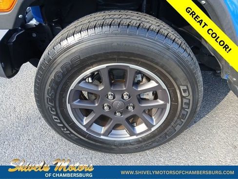 Certified 2021 Jeep Gladiator Overland AWD/4WD image 2