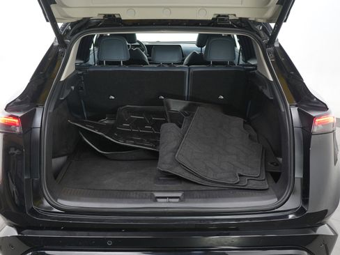 Used 2023 Nissan Ariya image 9