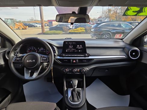 Used 2023 Kia Forte LXS image 13