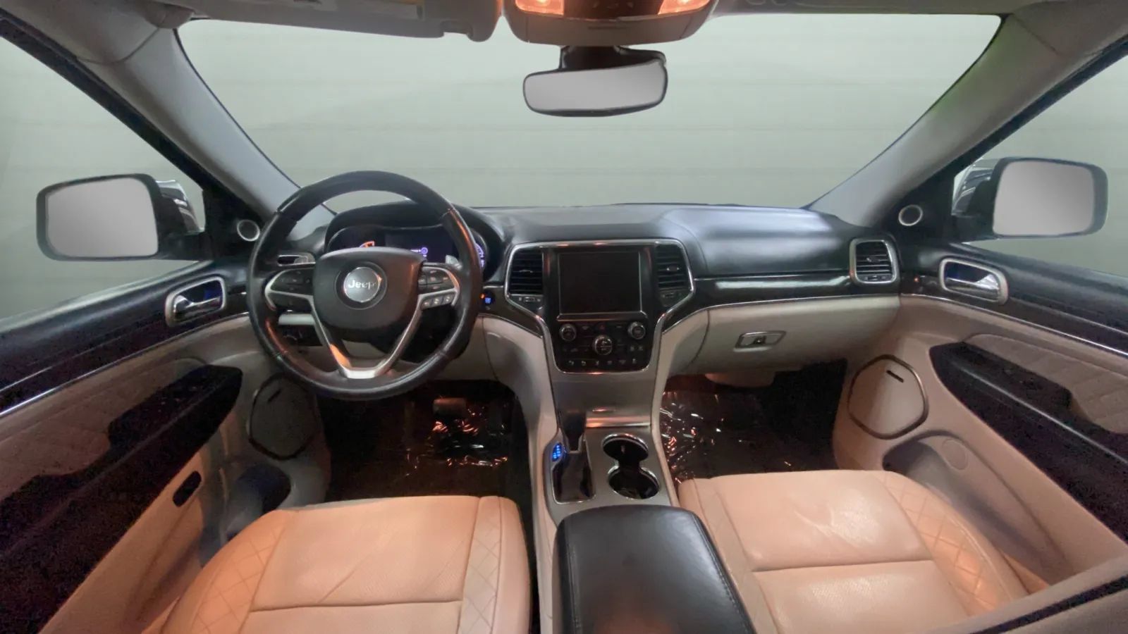 Used 2017 Jeep Grand Cherokee Summit AWD/4WD image 9