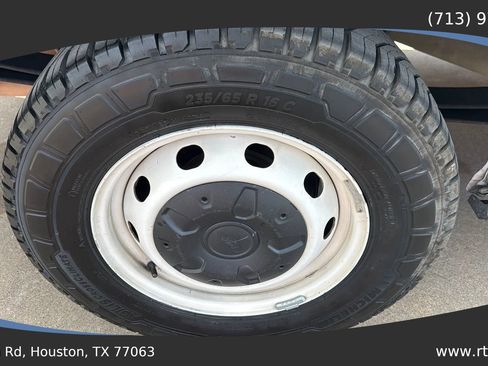 Used 2019 Ford Transit 250 130 Low Roof image 10