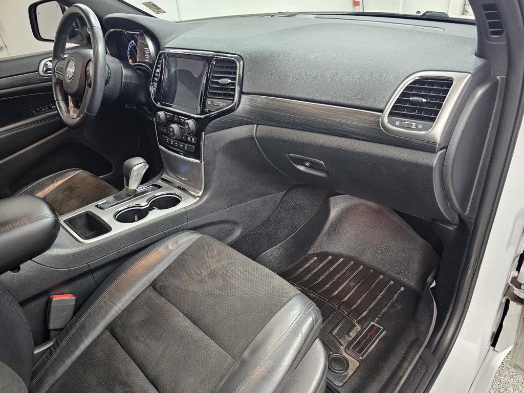 Used 2019 Jeep Grand Cherokee Altitude AWD/4WD image 13