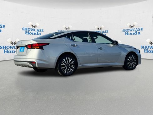 Used 2024 Nissan Altima 2.5 SV image 8
