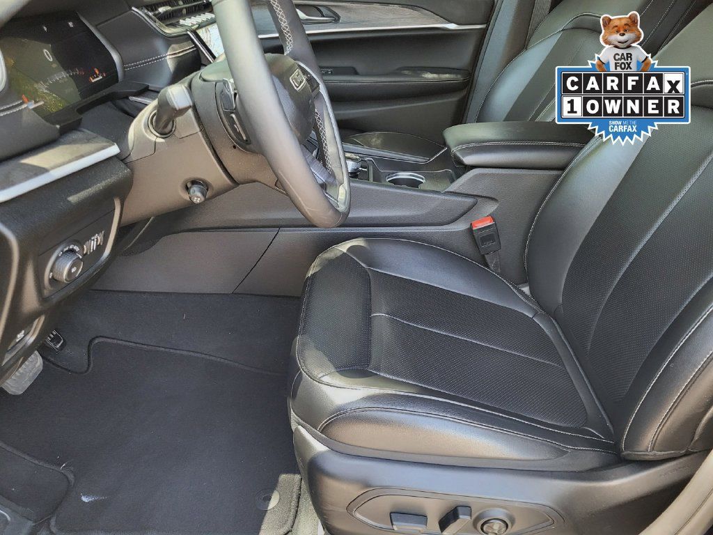 Used 2024 Jeep Grand Cherokee Limited w/ Luxury Tech Group II AWD/4WD image 20