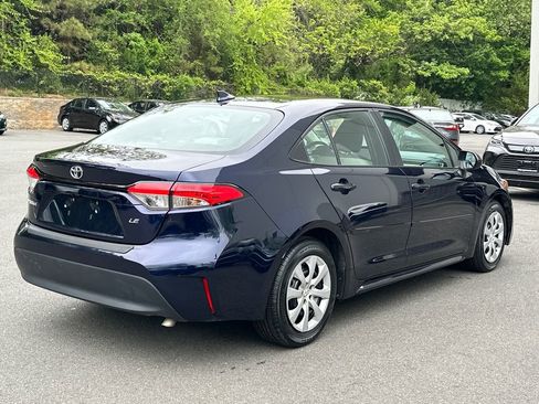 Used 2025 Toyota Corolla LE FWD image 4